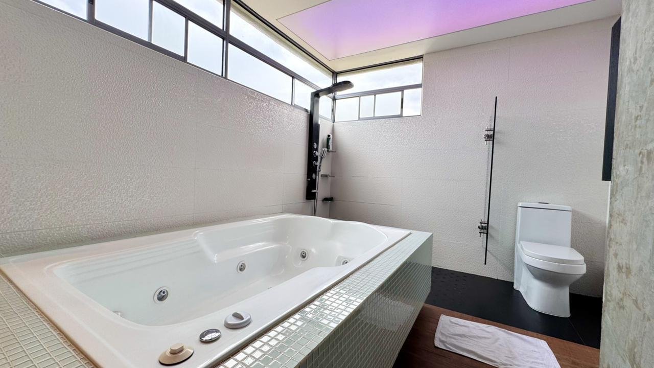 Apartamento moderno en renta Amoblada en el Sector del poblado  - Image 16