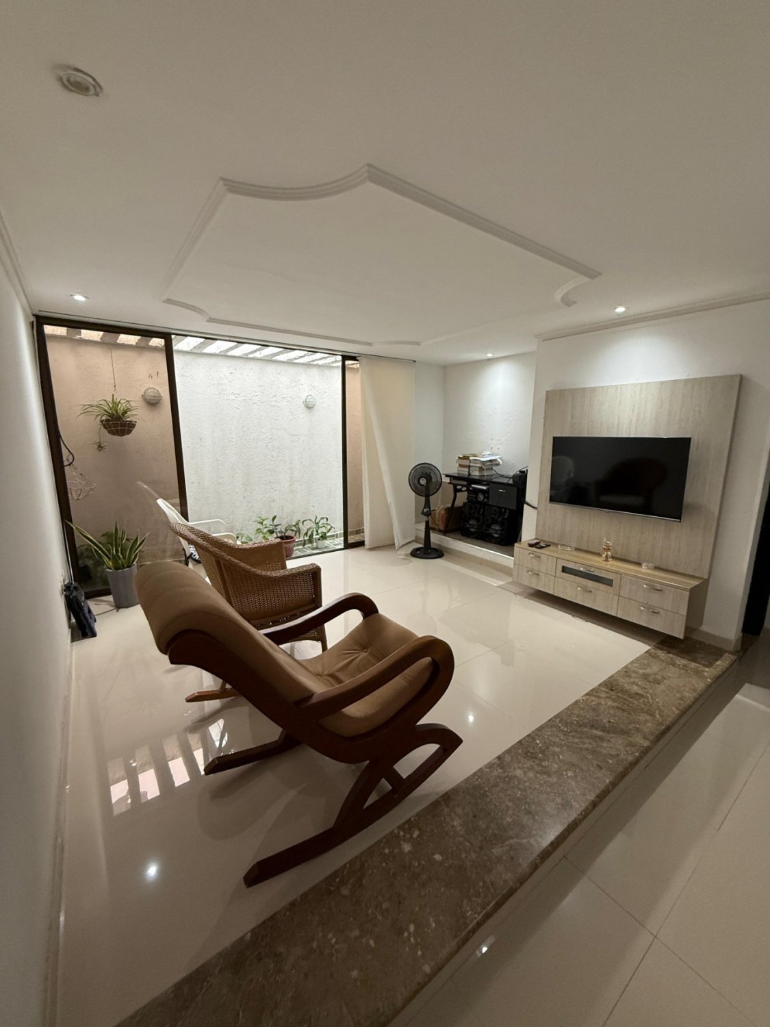 Moderno Apartamento en Altos Deriomar - Image 2