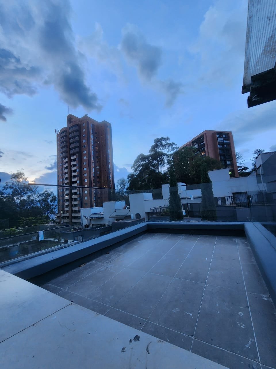 Casa remodelada en Renta tradicional Cerca al Centro comercial el Tesoro  - 13