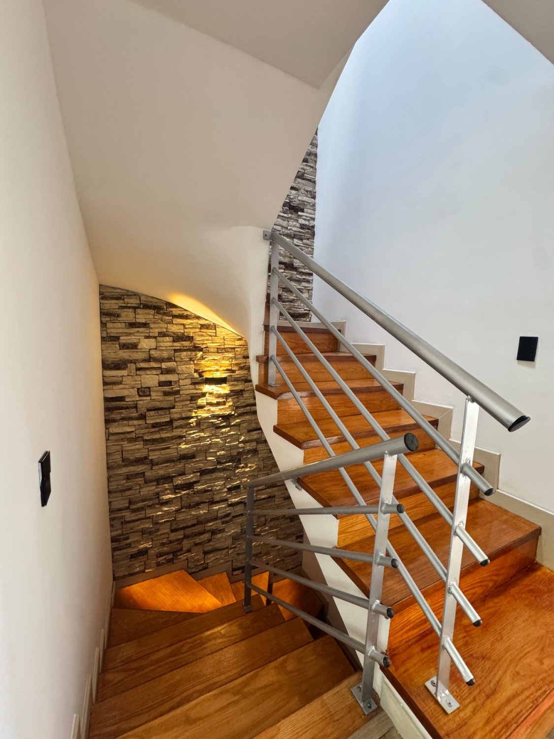 Amplia Casa Moderna en Envigado - Image 6