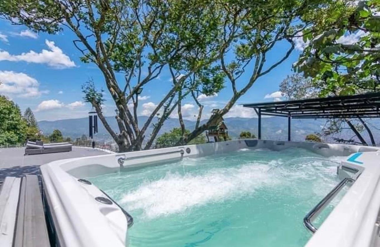 Lujosa casa en las palmas En Renta y venta con Vistas Panoramicas  - Image 18