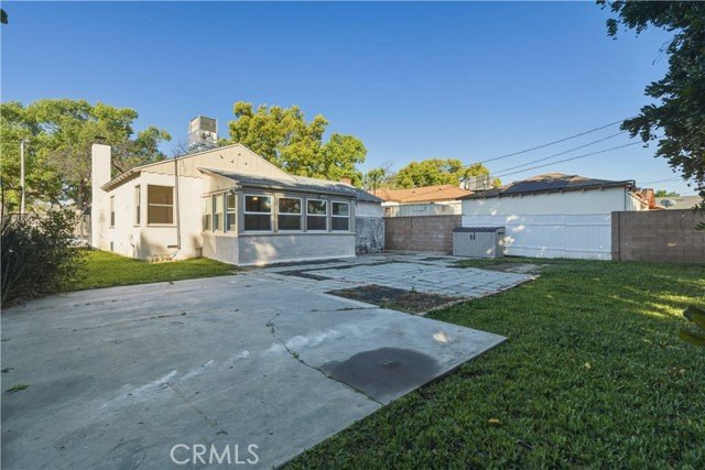 Roomy Single Family Home in Burbank!  - Image 9