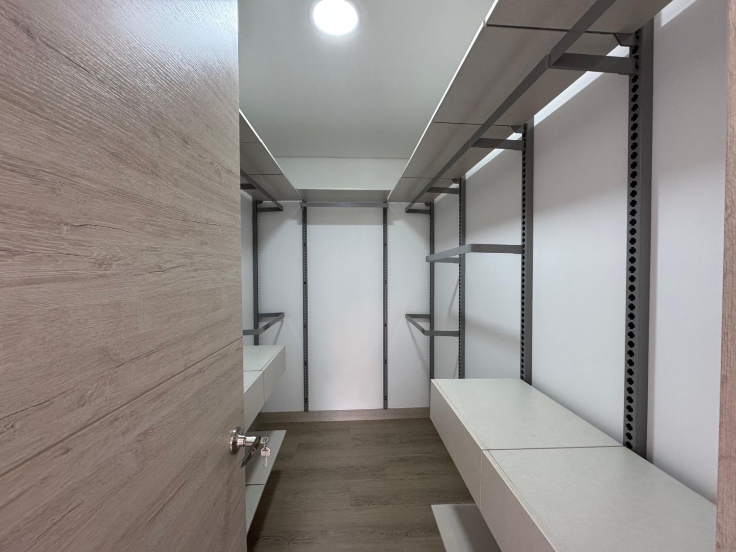 Aparta estudio en el Poblado Disponible en Renta 