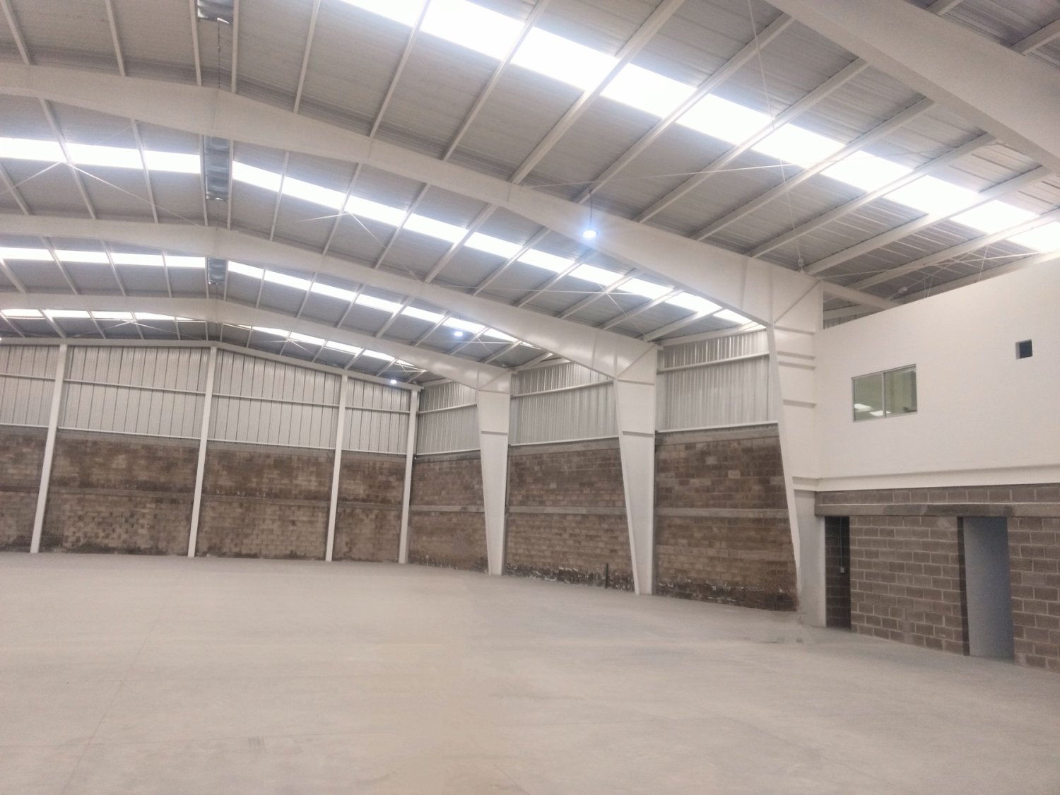 Nave Industrial en Calle Hernán Cortes - Image 5