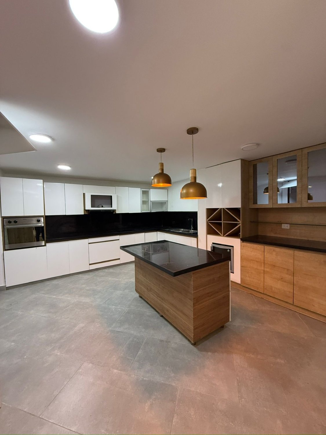 Gran casa en renta con zona verde (Envigado )  - Image 3