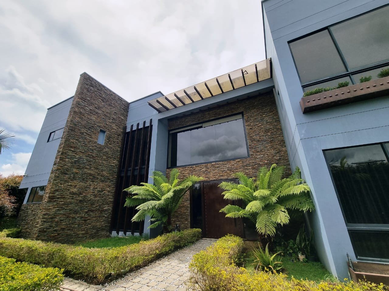 Casa campestre Disponible en Renta o venta en las Palmas  - Image 3