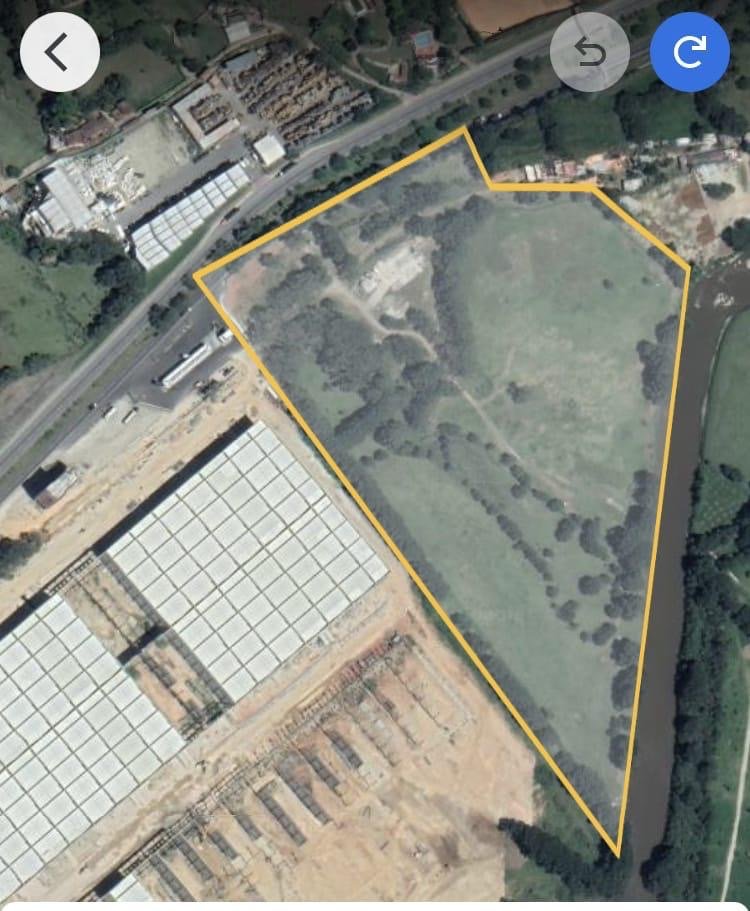 Gran Lote para Parcelar en Copacabana en venta  — 3
