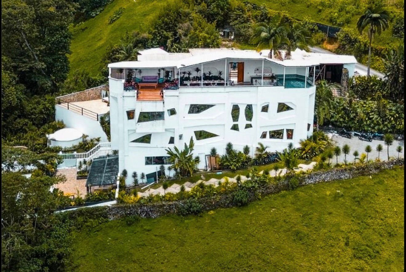 Luxury Mansion for Rent – Los Balsos, El Poblado