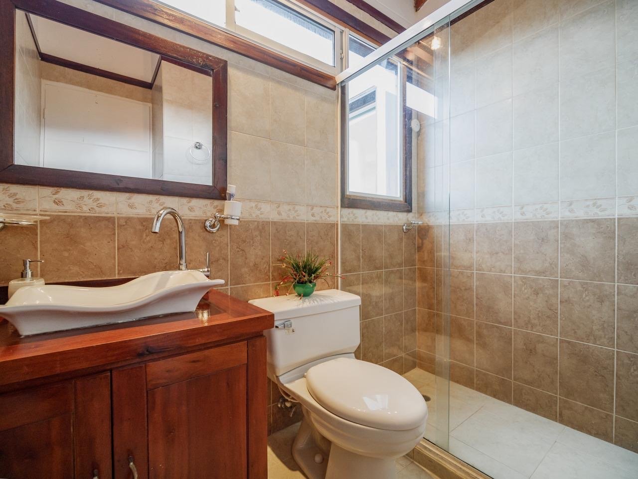 Exclusiva casa en venta en altos del escobero  - Image 8