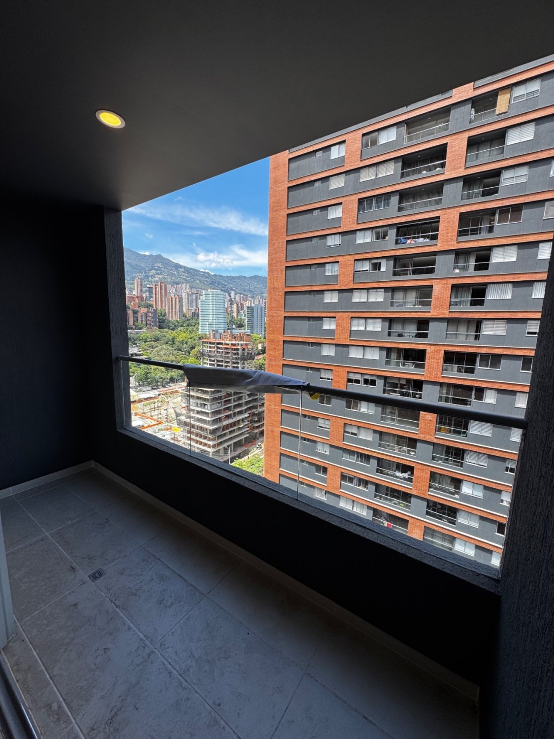 Moderno Apartamento en Renta y Venta en Ciudad Del Rio Poblado - Image 6