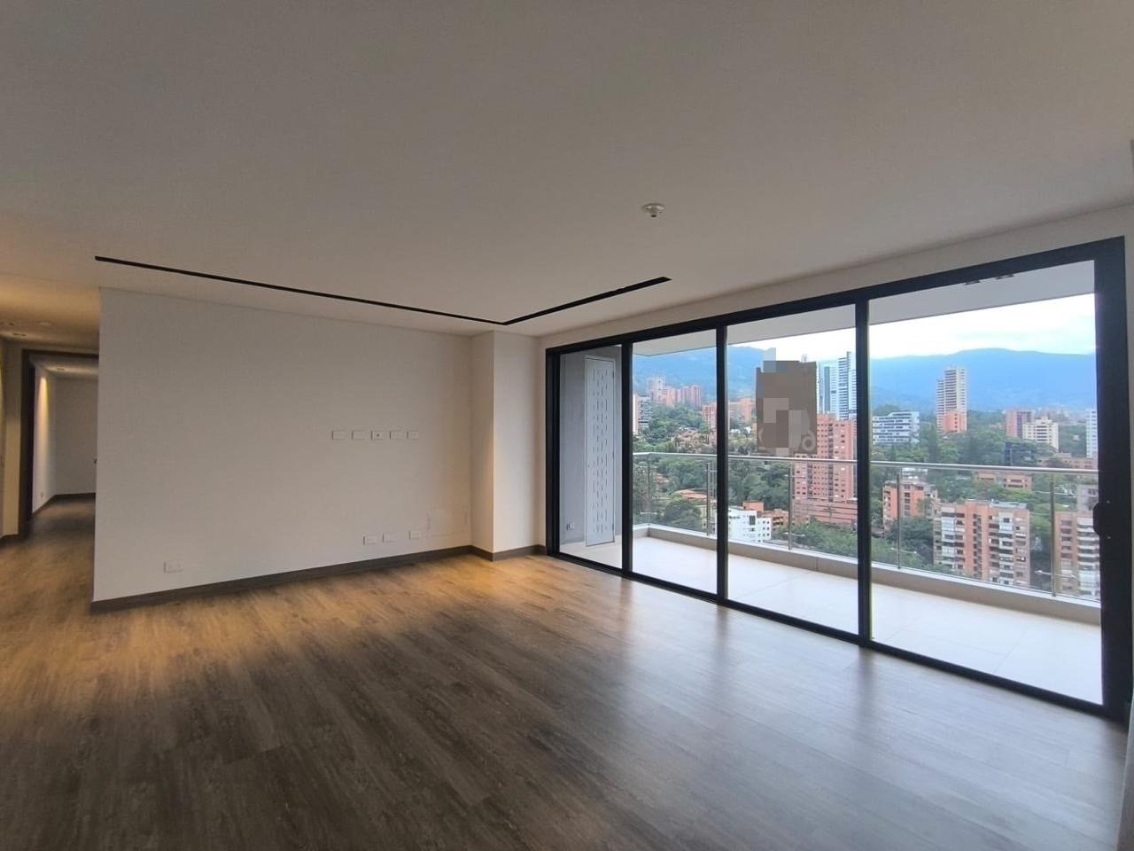 Moderno Apartamento En Poblado — 10