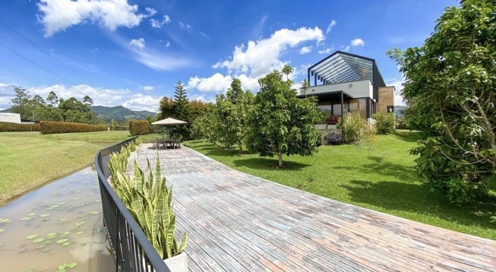 Gran Casa Campestre de Lujo Disponible en Renta Traficional en Llano Grande   — 12