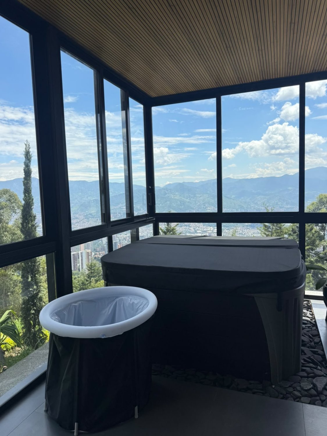 Exclusiva casa en Renta con vista a la ciudad ubicada en las palmas  - Image 15