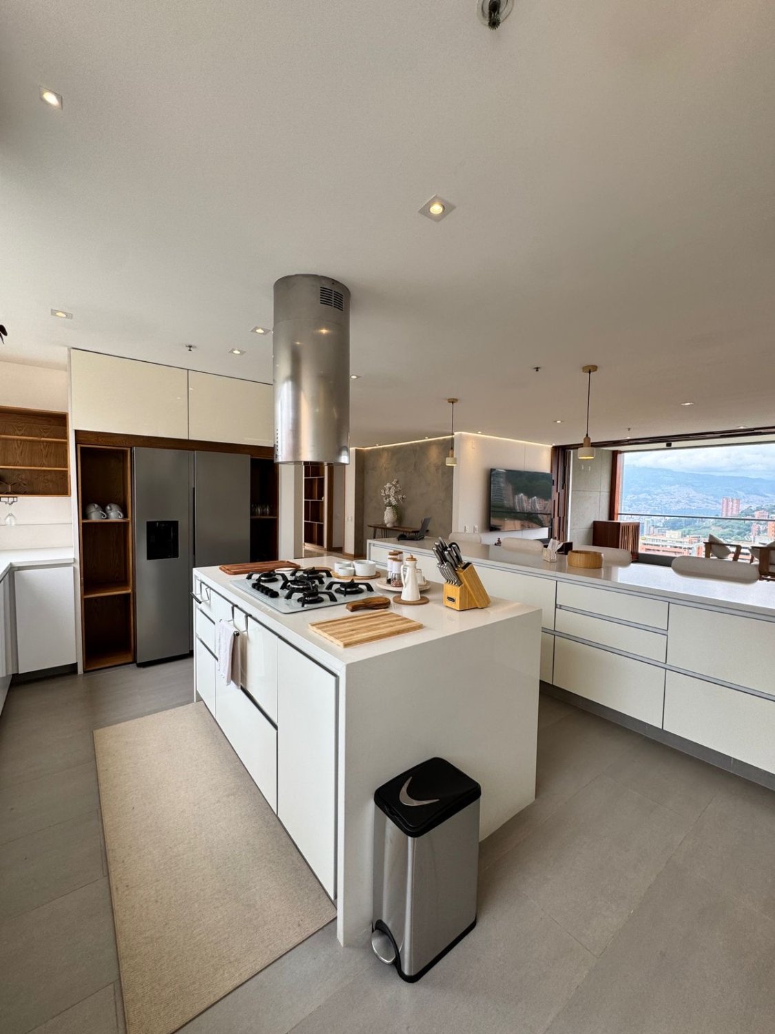 Se renta apartamento  amoblado cerca al Mall Amsterdam - Image 3