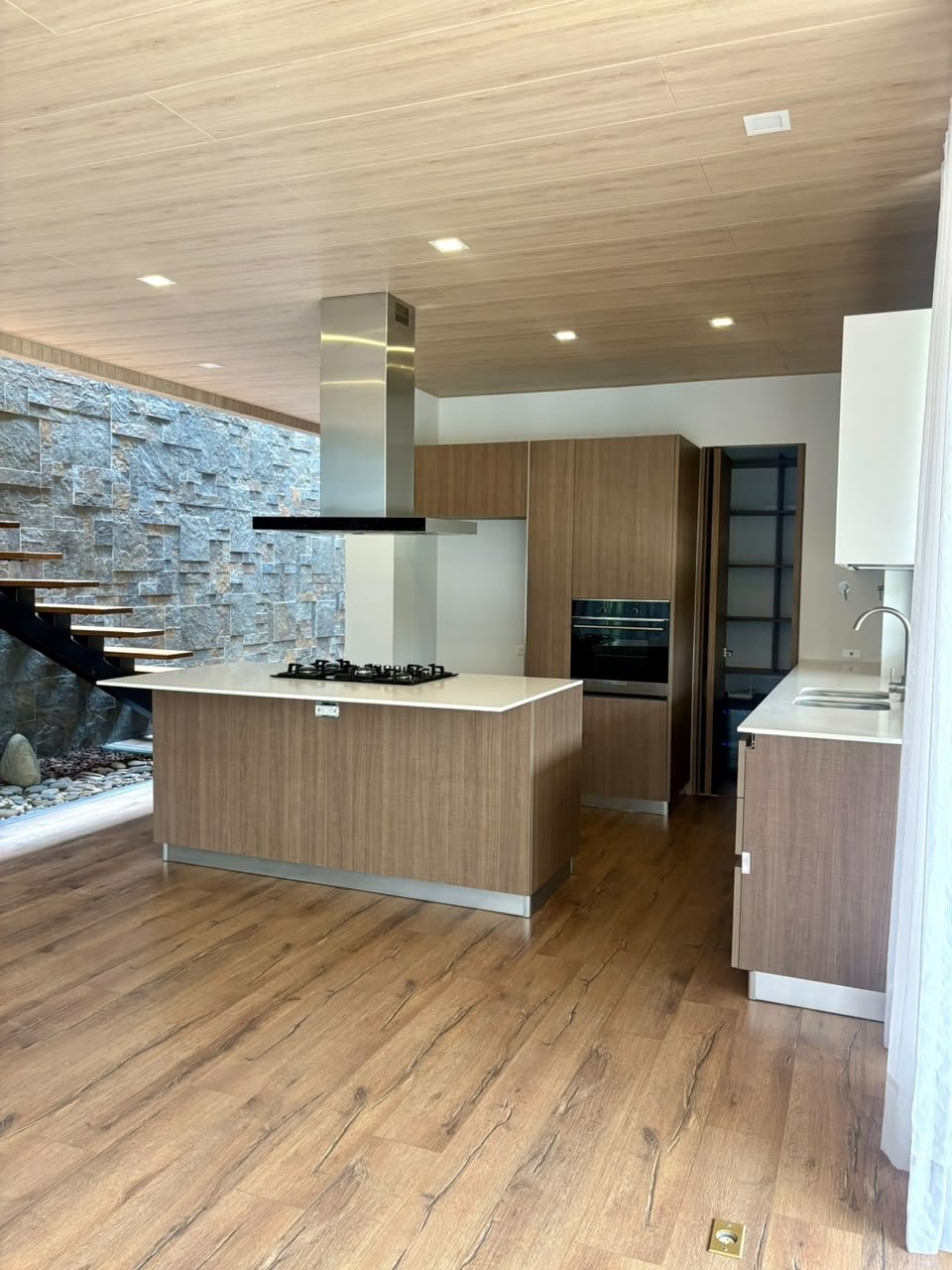 Exclusiva Casa en el alto de las palmas en Venta y renta  — 6