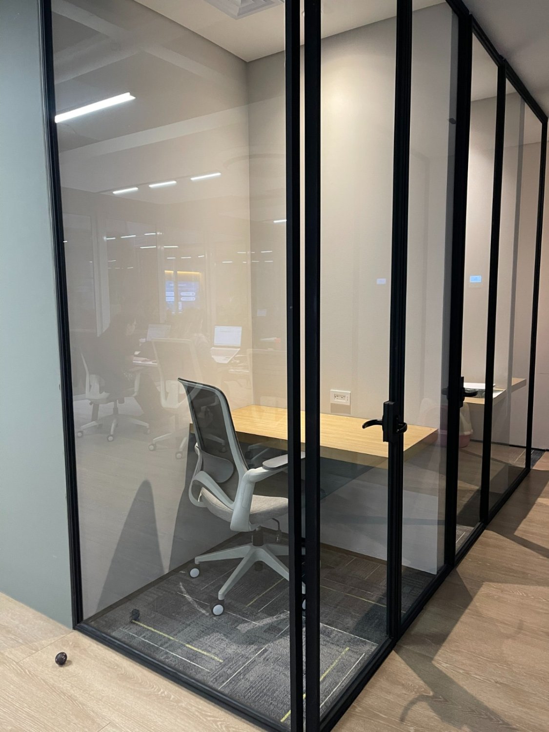 En renta Oficina completamente Dotada  — 10