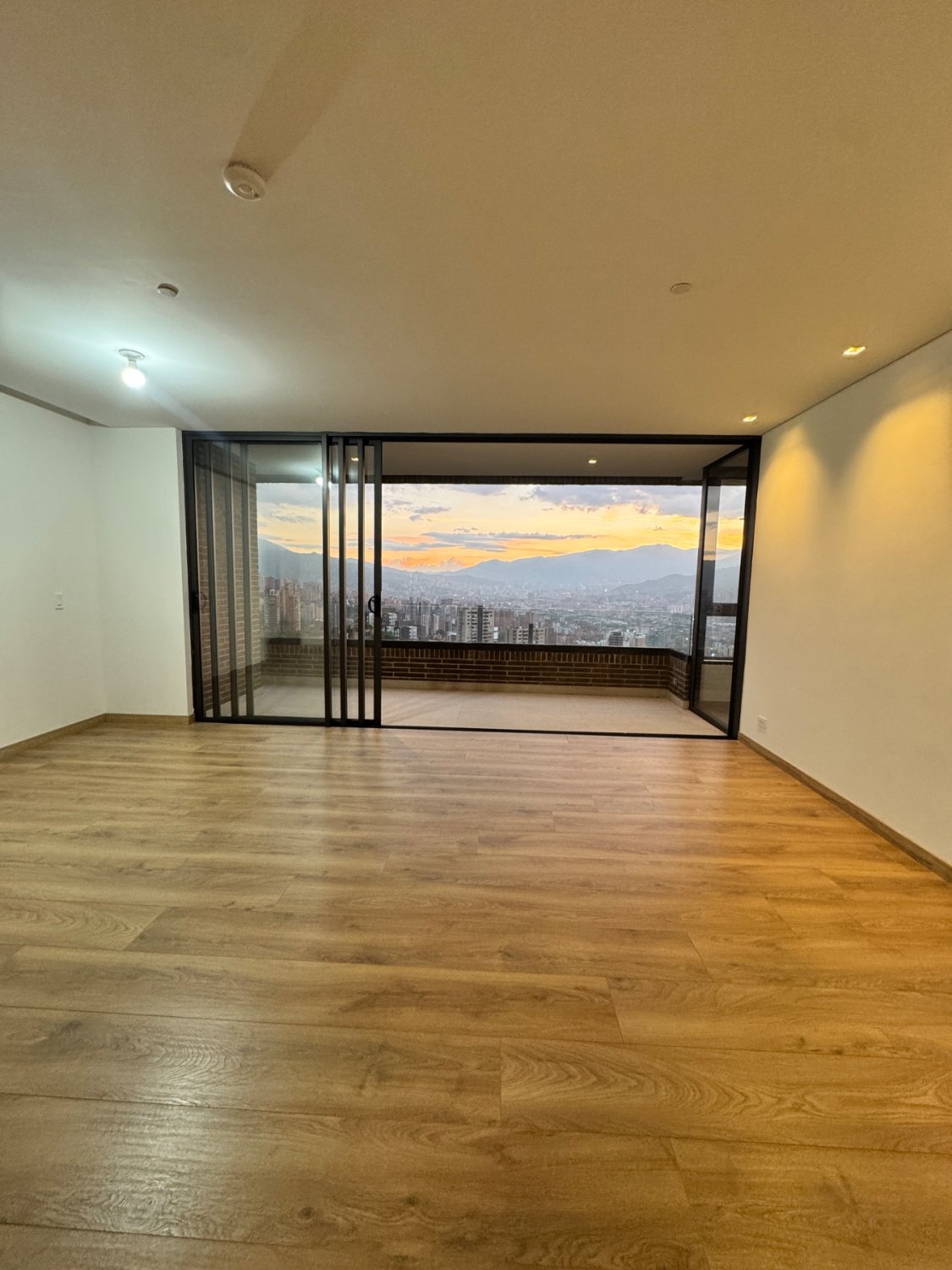 Apartamento Panorámico en Medellín - Image 24