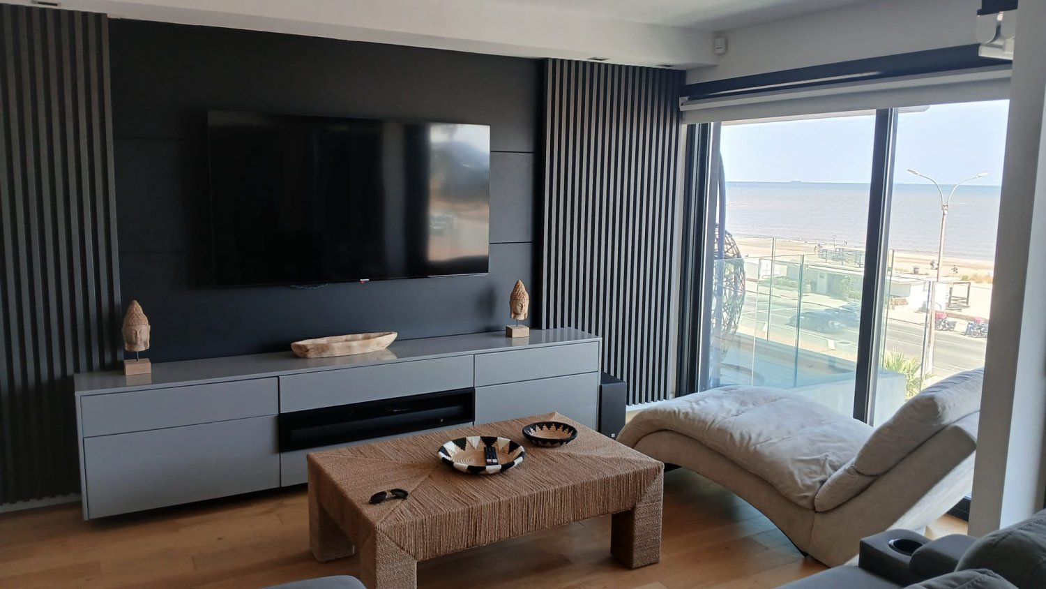 Exclusivo Apartamento Frente al Mar en Malvín - Image 7