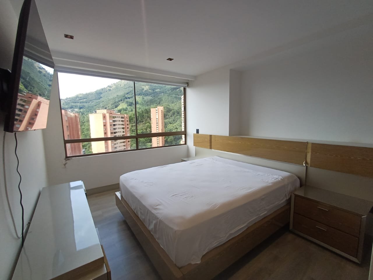 Gran apartamento con vista a la ciudad en Renta en el poblado  — 6