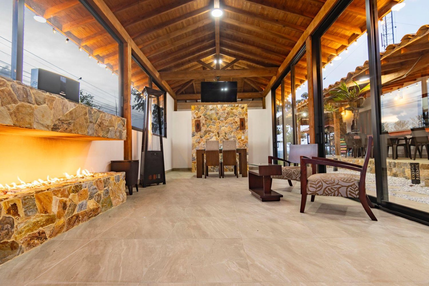 Exclusiva Cabaña Familiar en Renta por Noches en Santa Elena  - Image 21