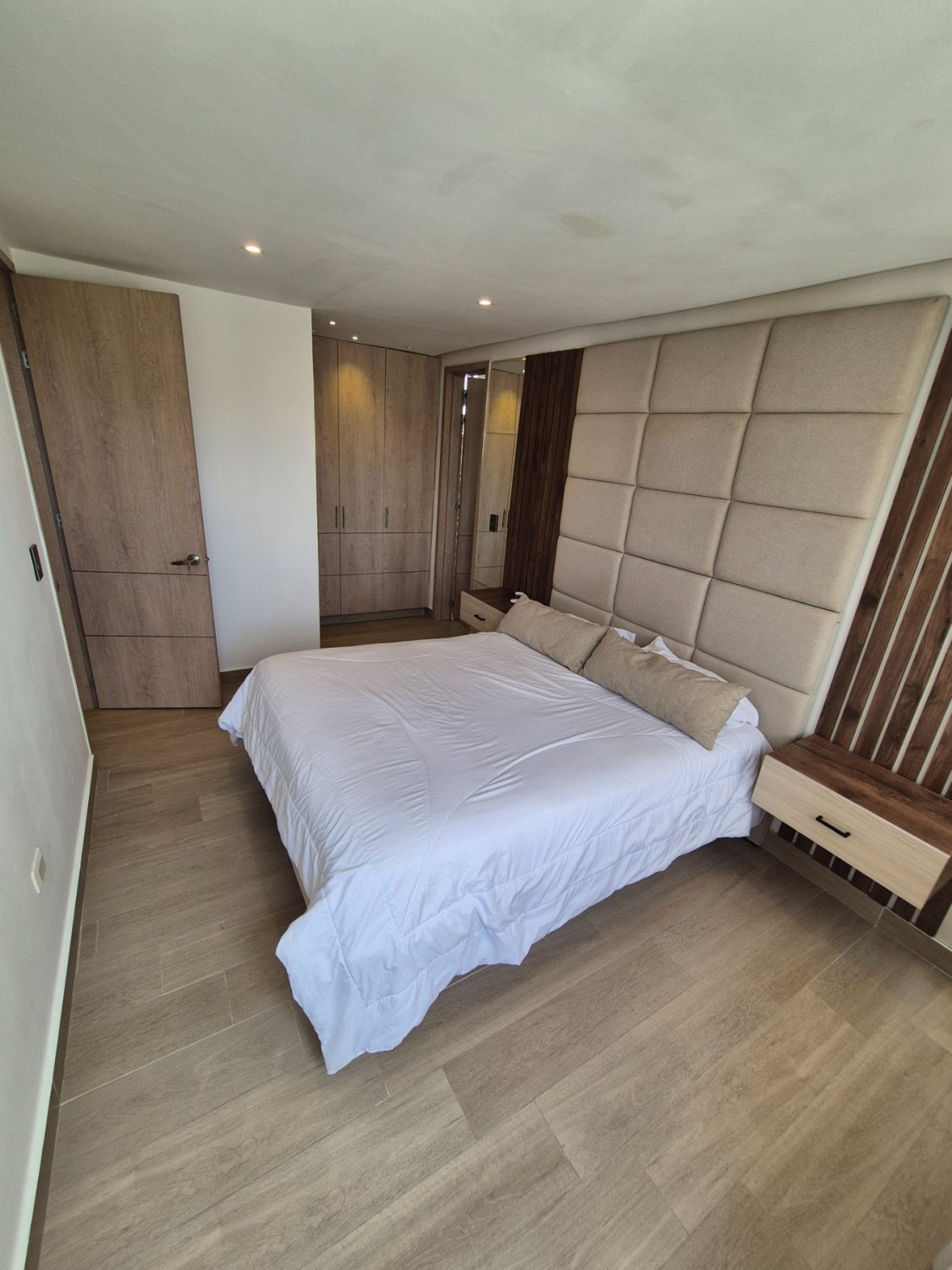 Venta de Apartamento Amoblado en Lago Alto - Image 15