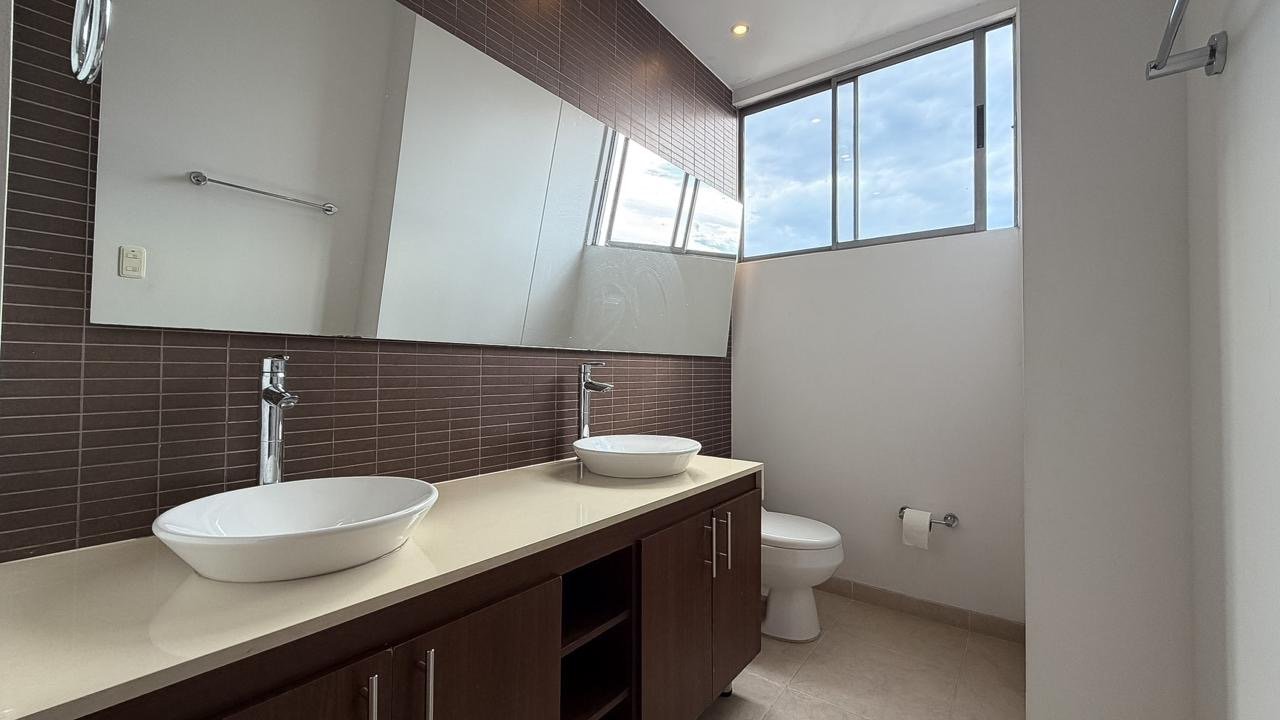 Apartamento duplex en venta en el sector del poblado  — 4