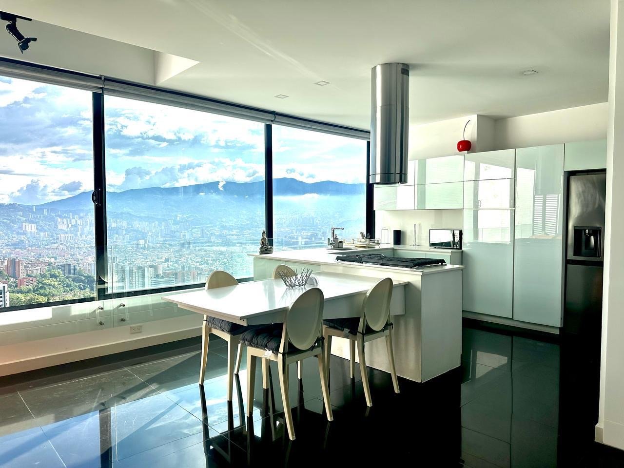 Exclusivo apartamento duplex con terraza y vista a la ciudad y jacuzzi en renta y venta  — 2