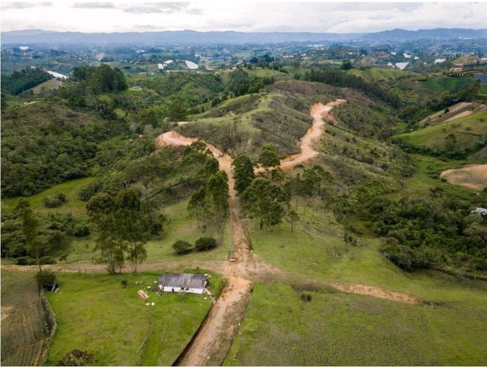 Gran lote para desarrollo inmobiliario en Marinilla  — 4
