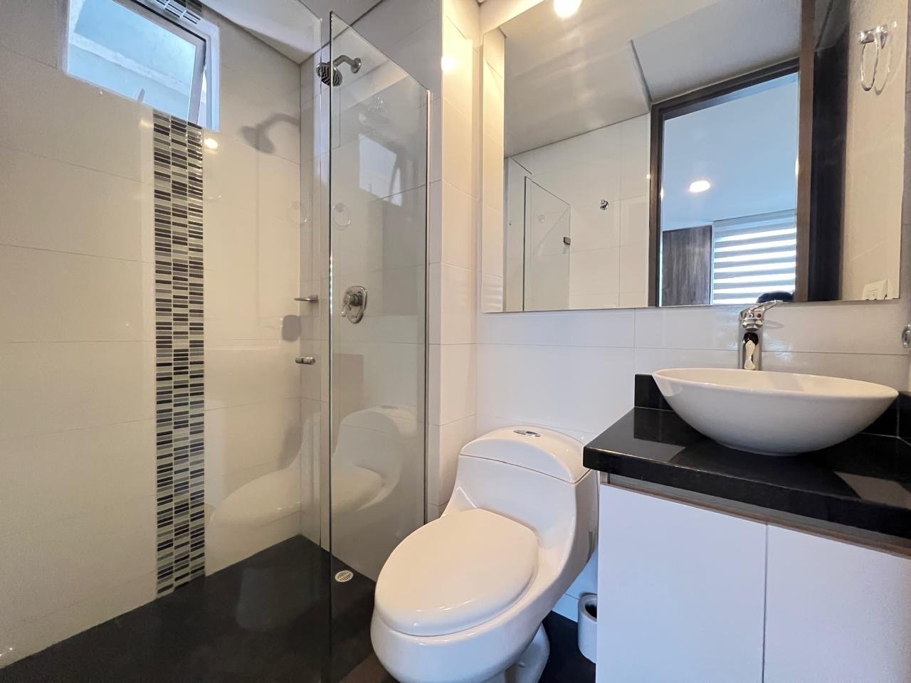 Apartamento en Renta amoblado a pasos del centro comercial el Tesoro - 19