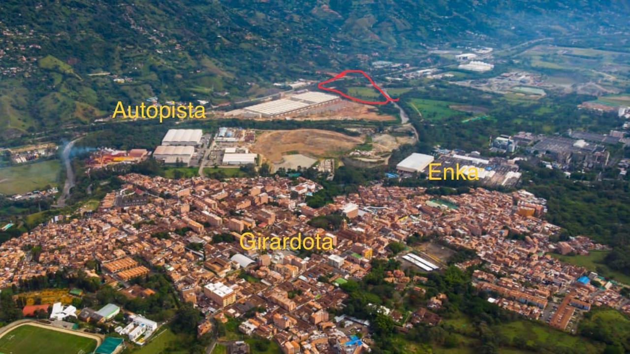 Gran Lote para Parcelar en Copacabana en venta  — 1