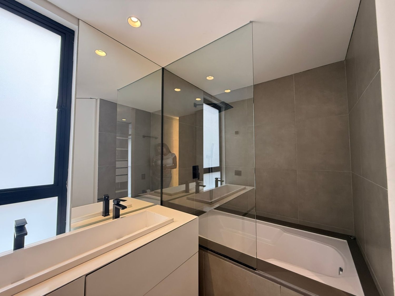 Exclusivo duplex con jacuzzi en la terraza en Renta  - Image 12