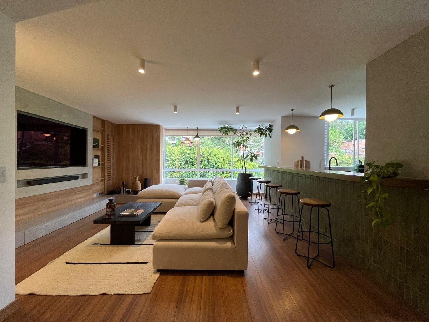 Apartamento cerca al centro comercial Tesoro  - Image 10