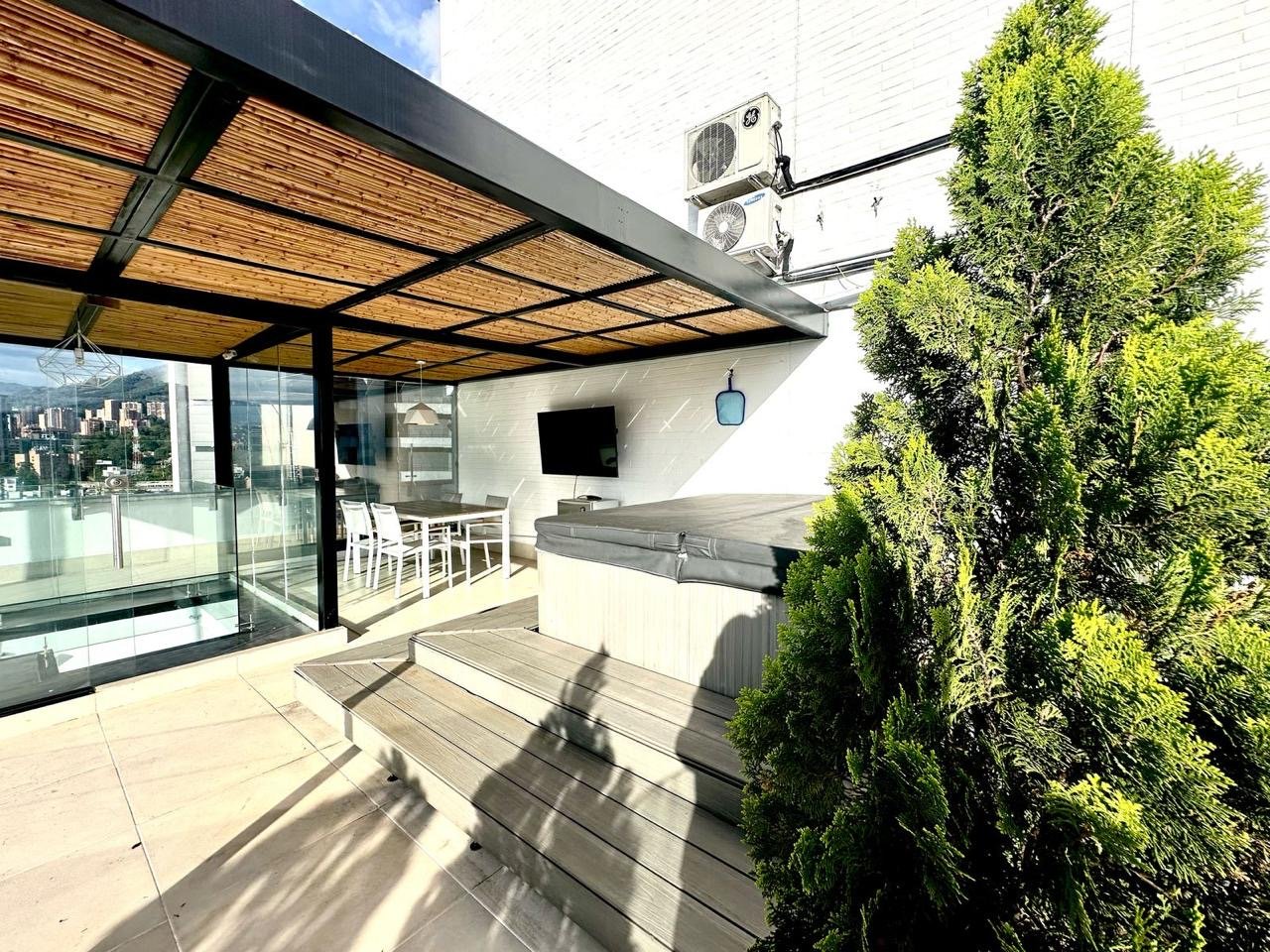 Exclusivo apartamento duplex con terraza y vista a la ciudad y jacuzzi en renta y venta  — 18