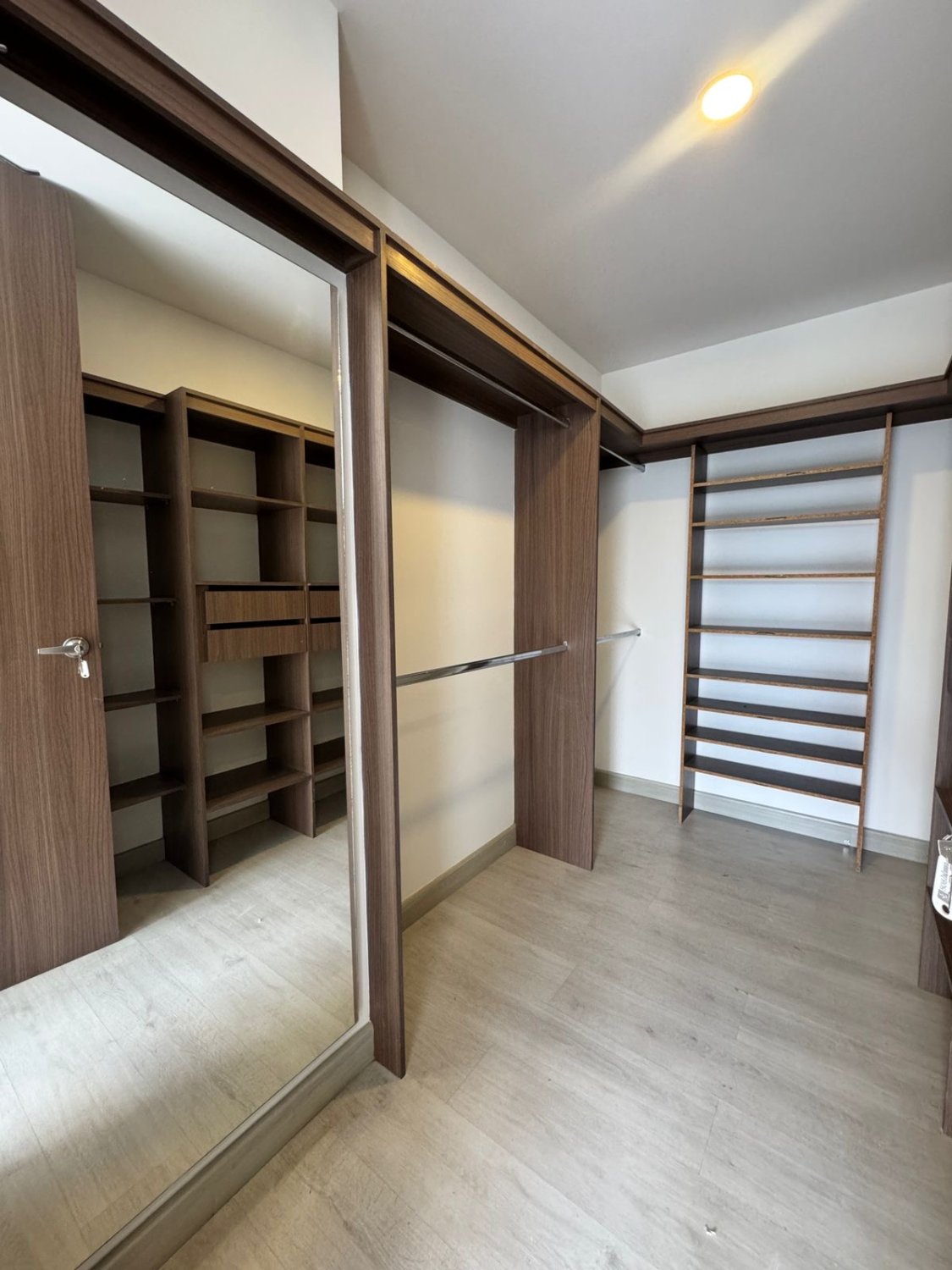 Elegancia Moderna en Envigado - Image 9