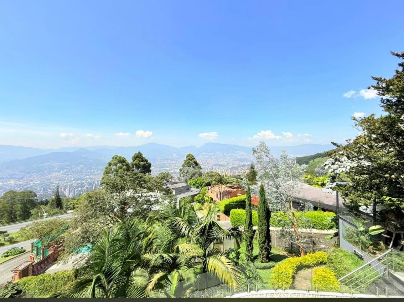 Lujosa casa en las palmas En Renta y venta con Vistas Panoramicas  - Image 14
