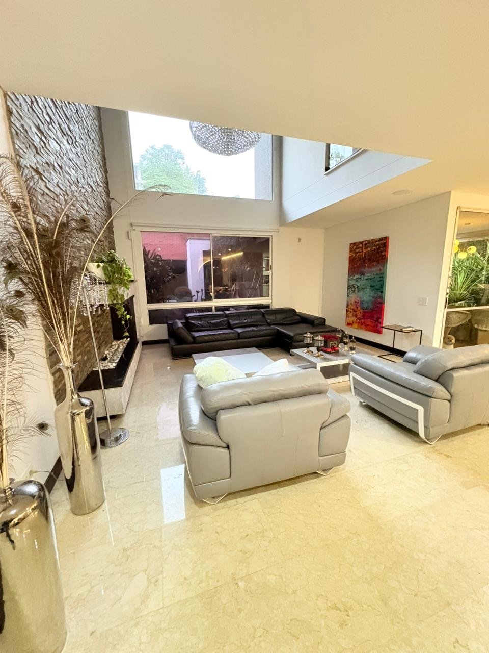 Casa Moderna en Loma del Escobero - Image 2