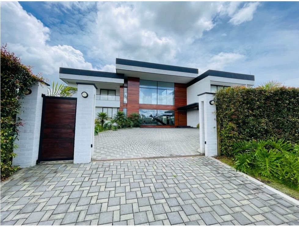 Exclusiva mansión en llano Grande en Renta y venta  - Image 3