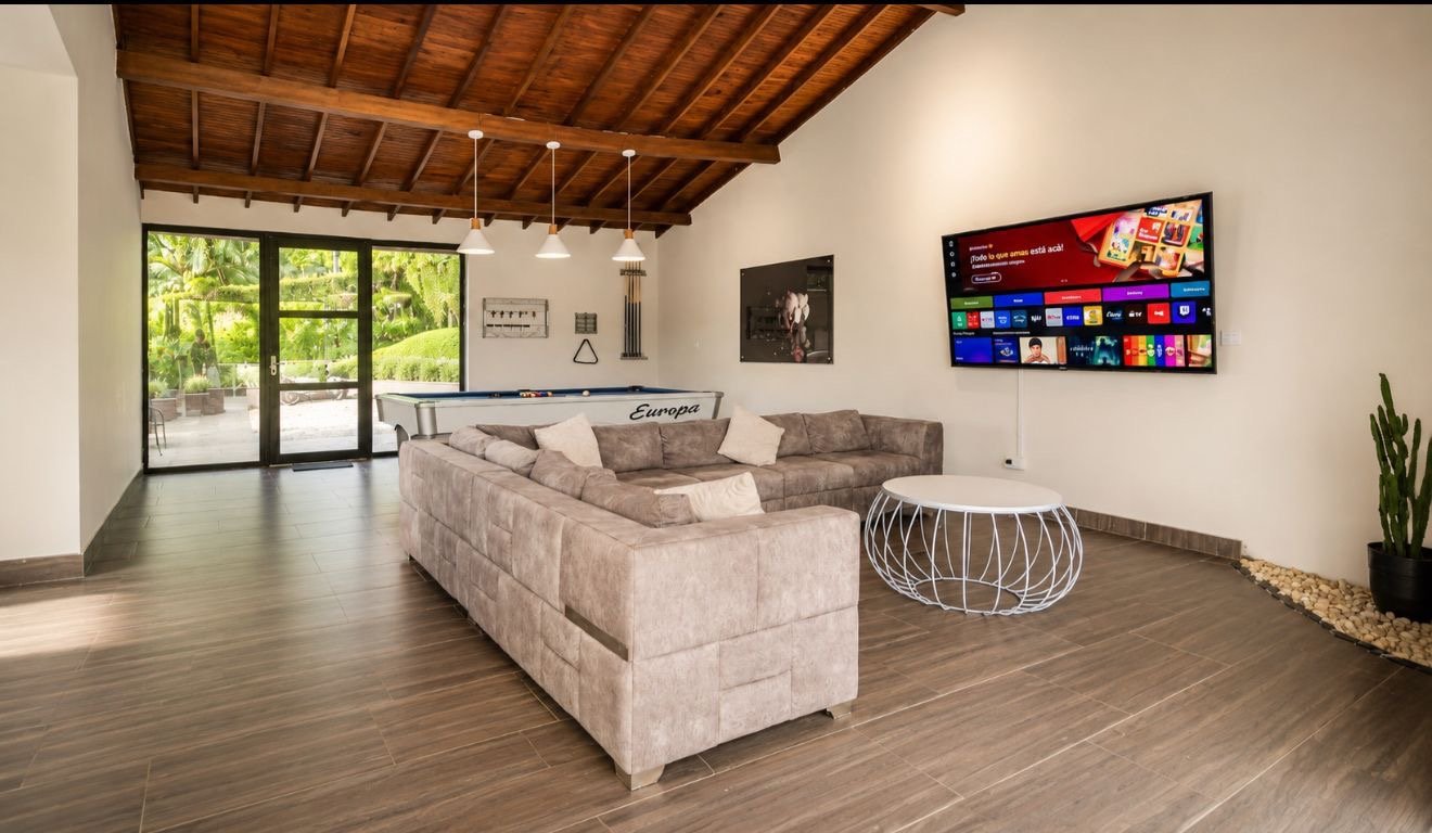 Exclusiva Casa con zonas húmedas con vista a la ciudad en envigado  — 14