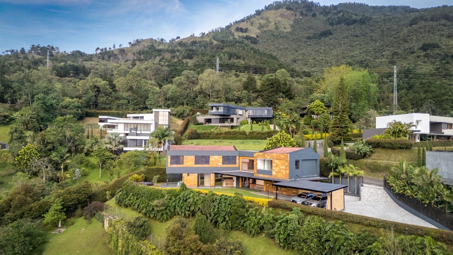 Exclusiva Casa De lujo en Renta y venta con la mejor Vista panorámica a Medellín 