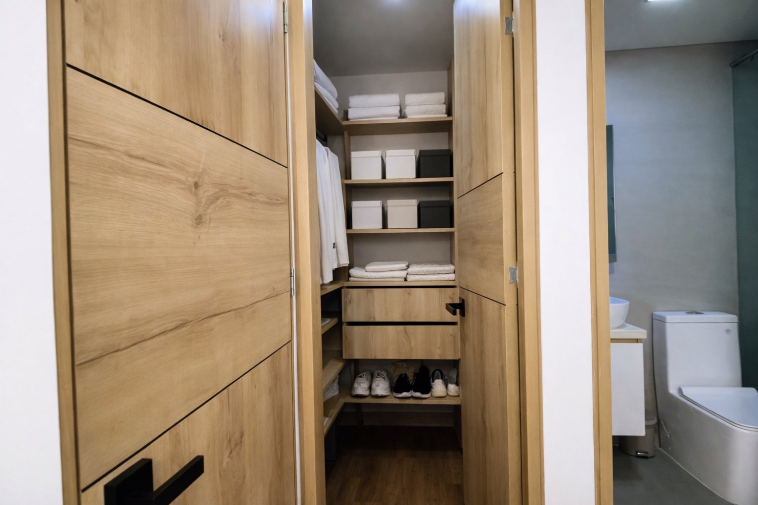 Apartamento con terraza en laureles  - Image 9