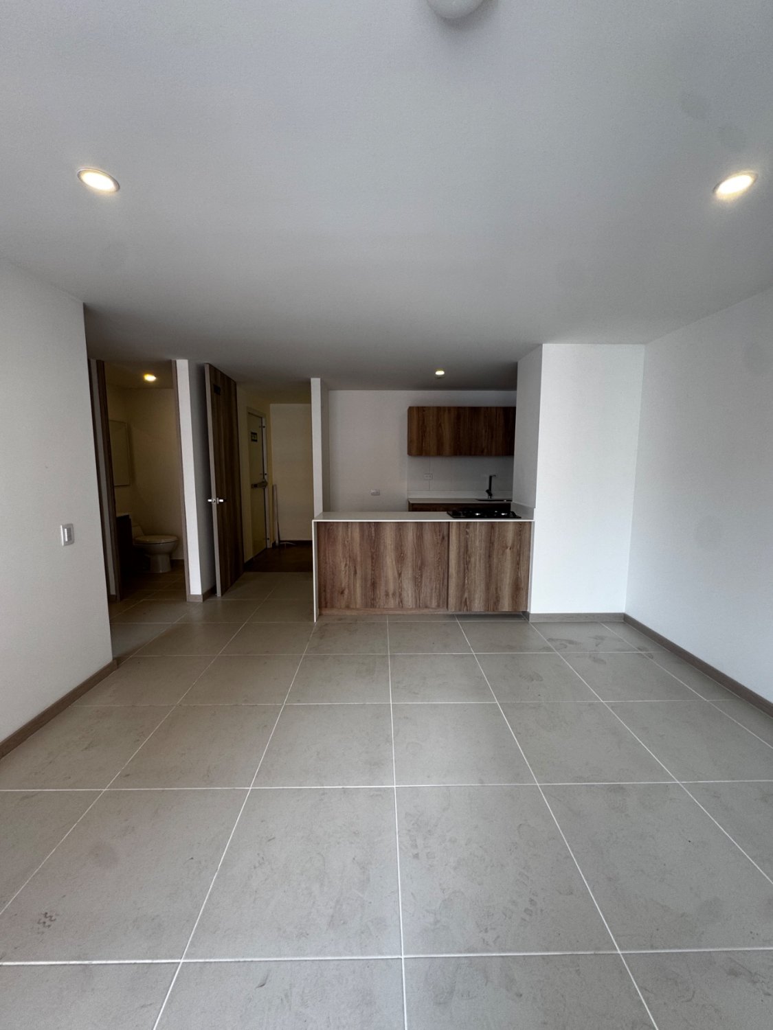 Moderno Apartamento en Renta y Venta en Ciudad Del Rio Poblado - Image 2