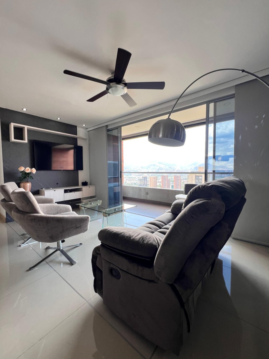 High-Floor Furnished Apartment with Stunning Views – Castropol — 5