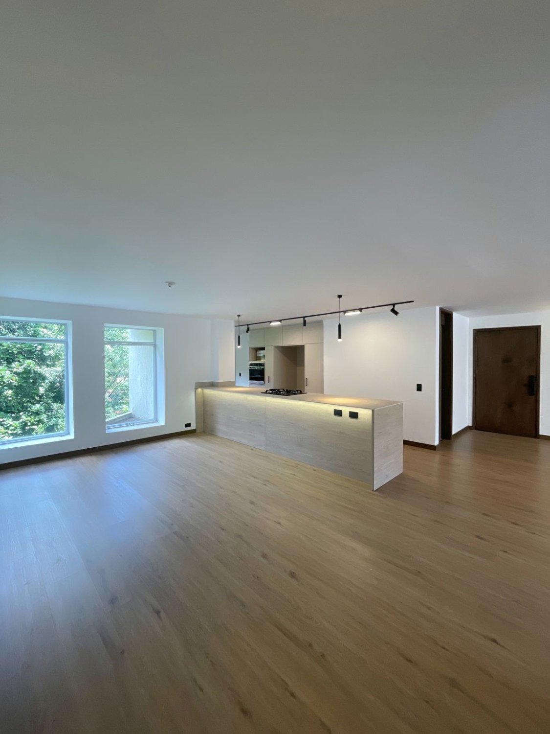 Gran apartamento reformado en Renta Tradicional en el poblado  — 5