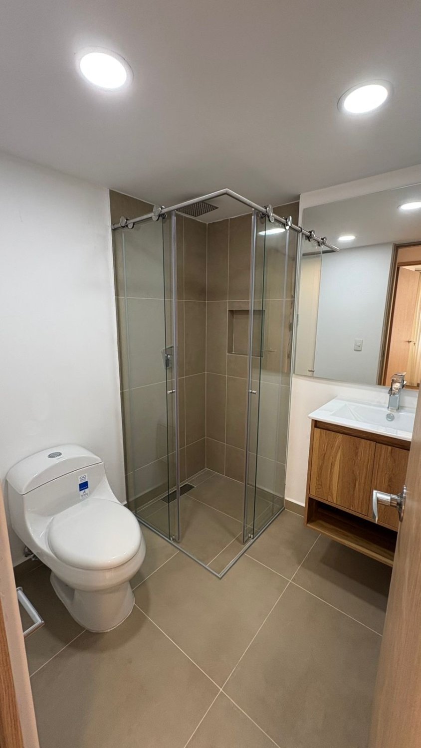 Moderno Apartamento en Poblado San Lucas - Image 6