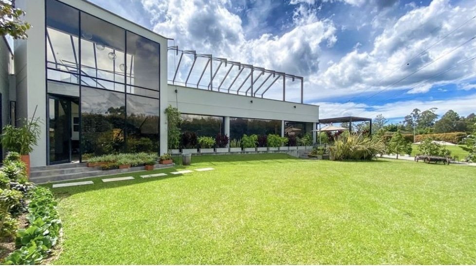 Gran Casa Campestre de Lujo Disponible en Renta Traficional en Llano Grande   — 3