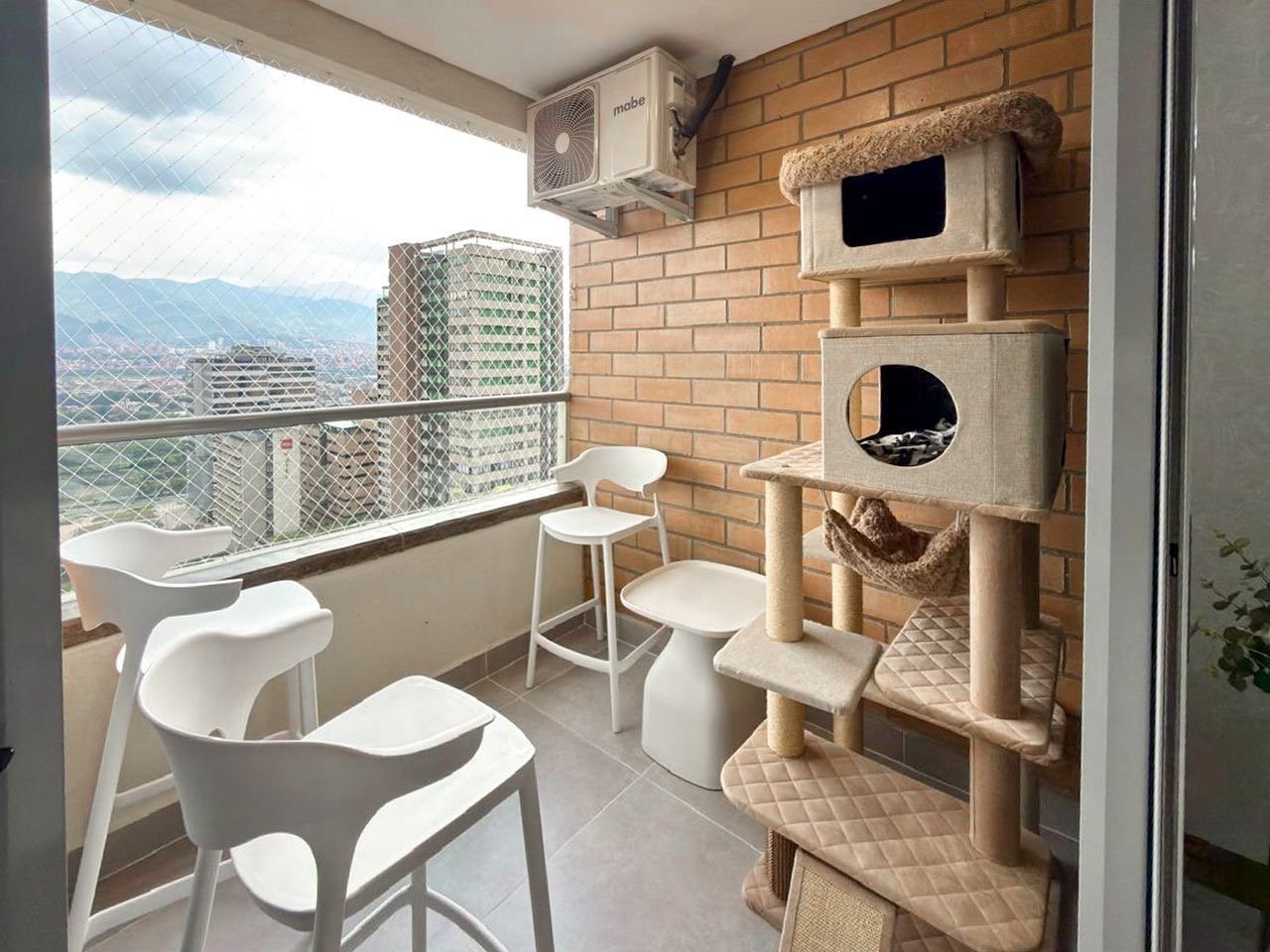 Venta De moderno apartamento en Ciudad Del Rio Medellin - Image 8