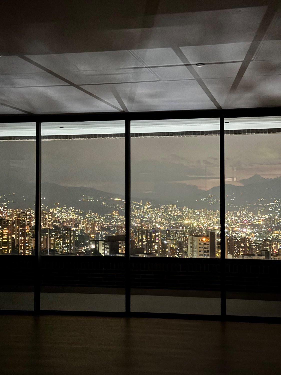 Apartamento Panorámico en Medellín - Image 26