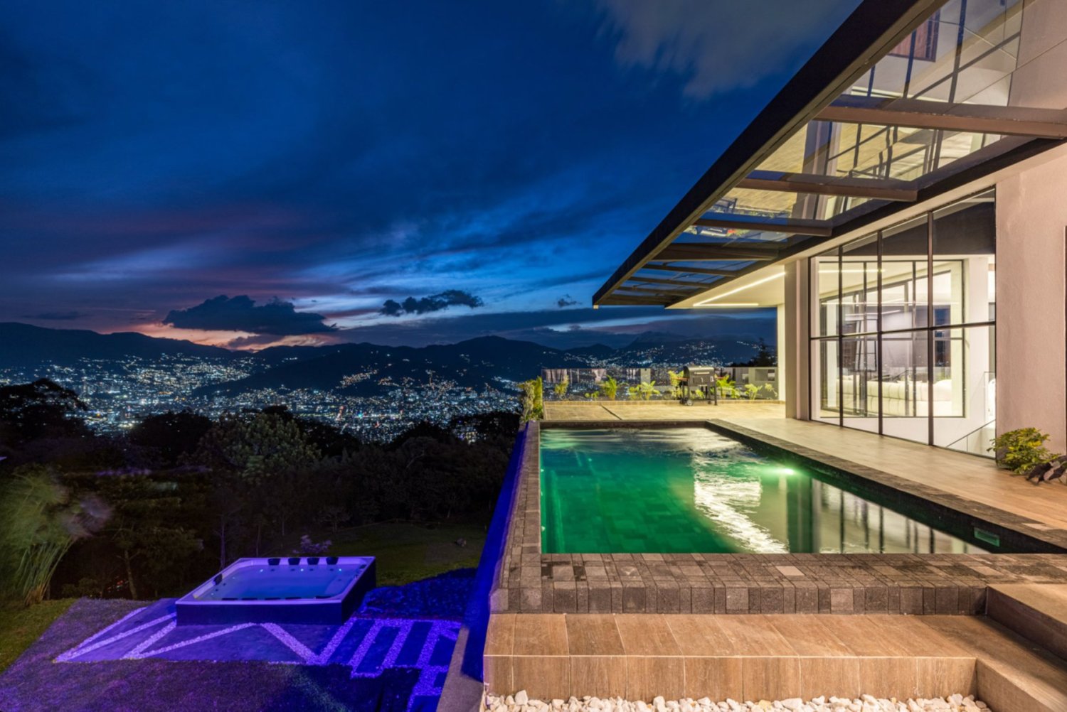 Luxury Villa for Short-Term Rental – 8 Casas, Envigado - 8