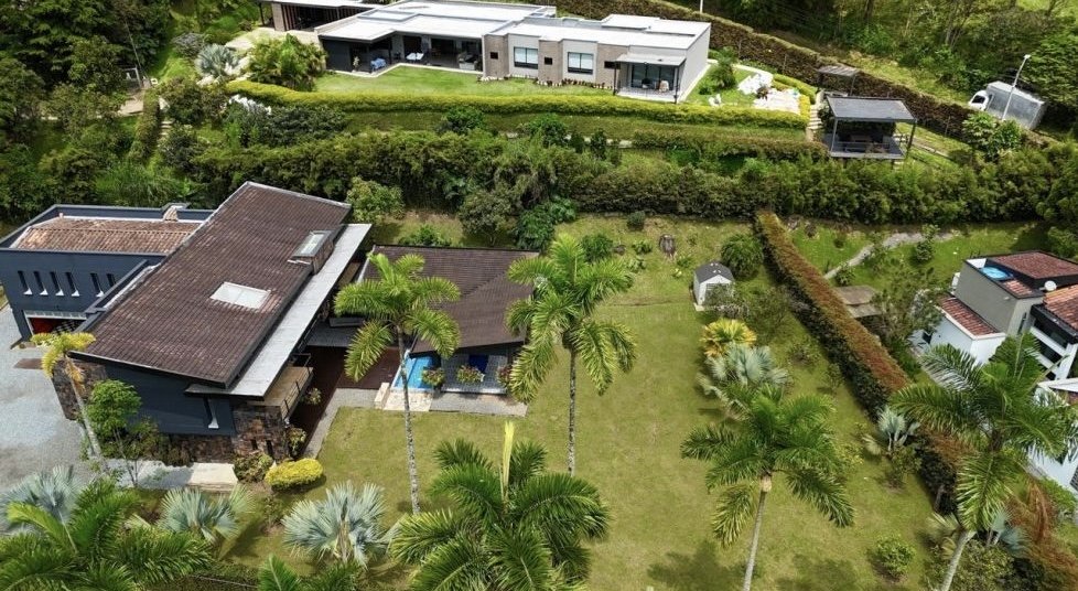 Gran casa Campestre con piscina Privada en Renta  — 15