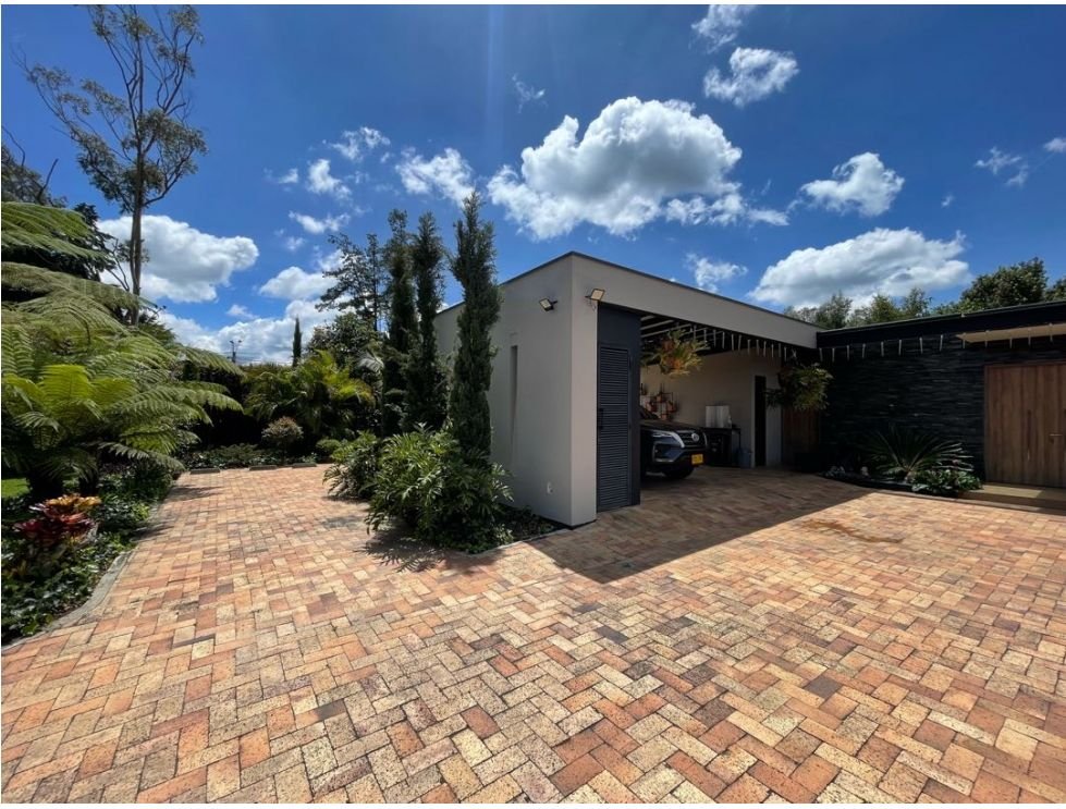 Exclusiva Casa en Rionegro  - Image 2